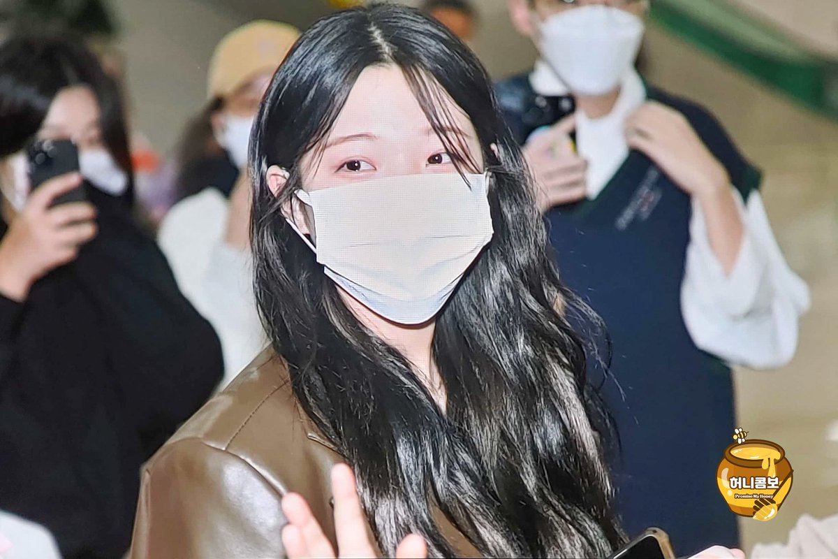 Heonycombo's tweet photo. 221016 프리뷰

#fromis_9 #프로미스나인 #백지헌 #지헌 #JIHEON https://t.co/sRbXe7rt5u