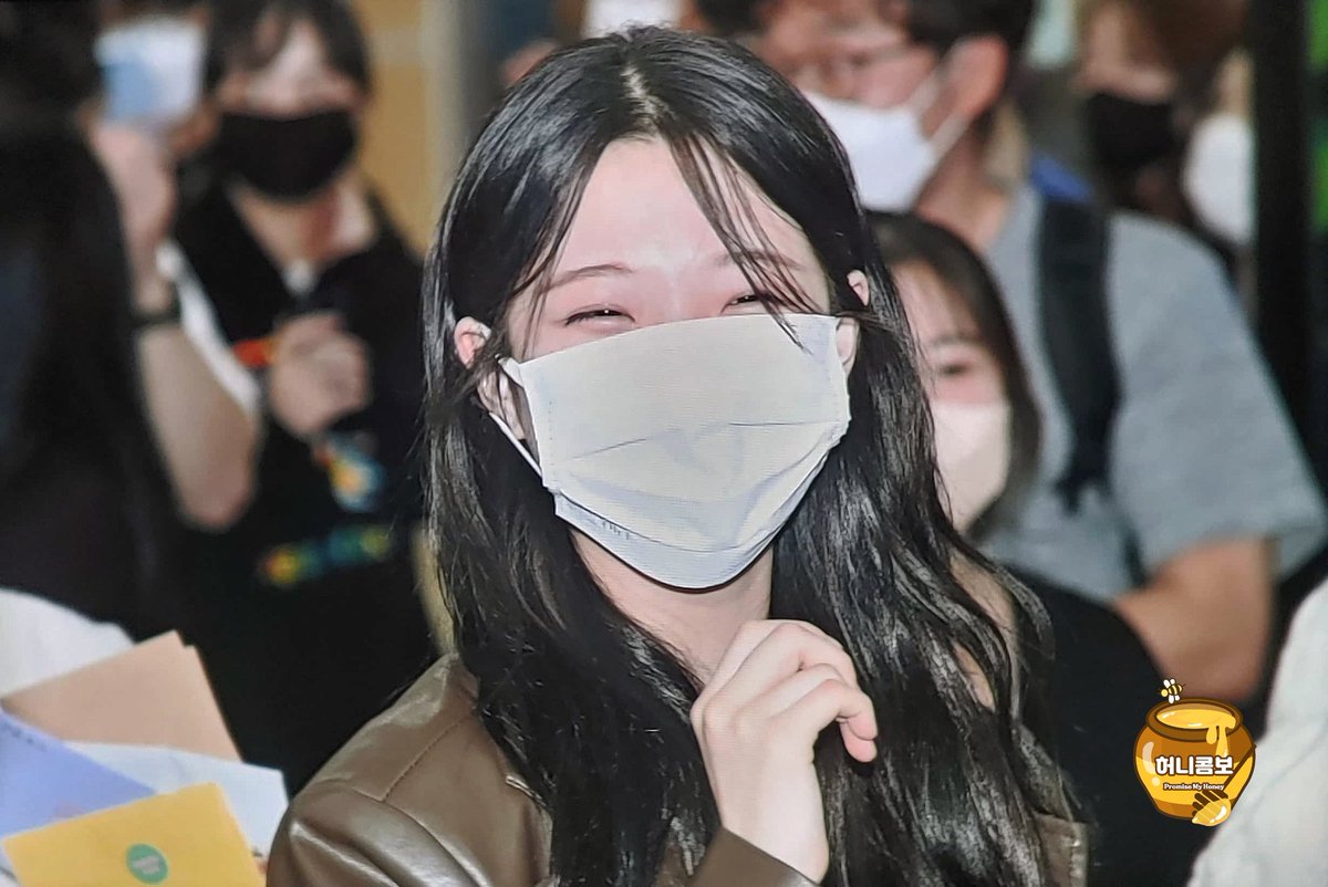 Heonycombo's tweet photo. 221016 프리뷰

#fromis_9 #프로미스나인 #백지헌 #지헌 #JIHEON https://t.co/sRbXe7rt5u