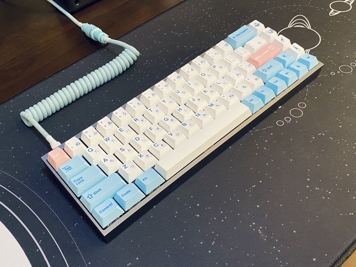 owlremember's tweet photo. Comparison of my old keyboard (left) and my new one (right) https://t.co/6iK5BRdAfw