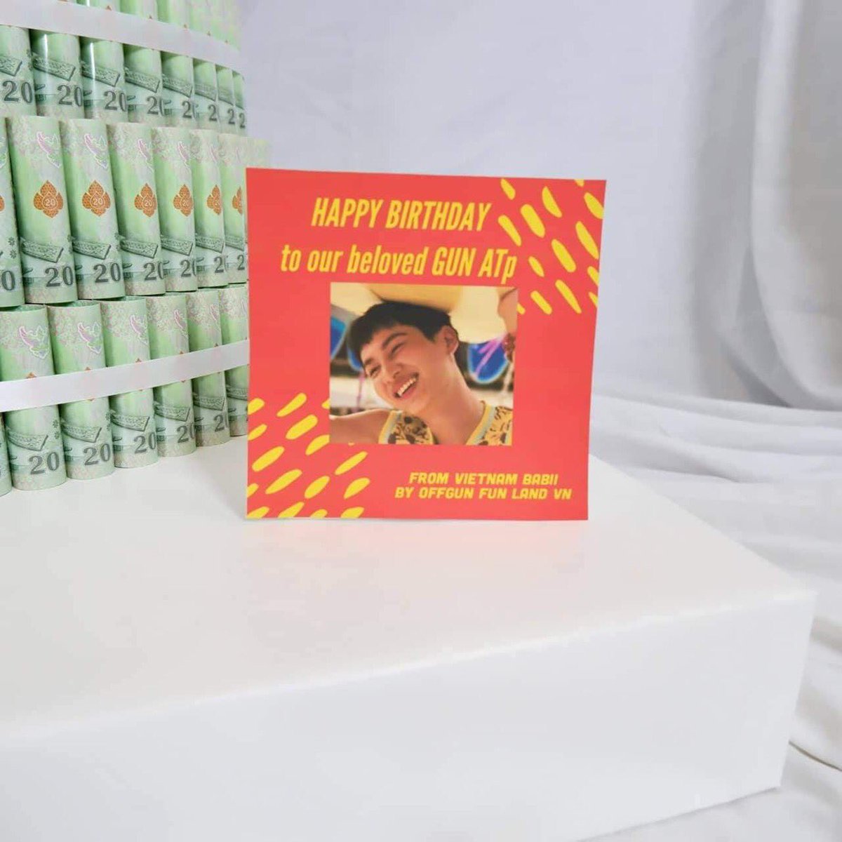 OffGunFunLandVN's tweet photo. [MONEY CAKE BY BABII VIET NAM]

Happy birthday to our beloved @AtthaphanP 💚
We wish you health, happiness, luck and all the best in the world
ขอให้สุขภาพแข็งแรง มีความสุข โชคดี และพบเจอแต่สิ่งดีๆในโลกนะค่ะ 💚

#กันอรรถพันธ์ #กันอรรถพันธ์น่ารักกว่าที่คิด #BirthdayBabyGunGun https://t.co/nb1GA2rsCQ