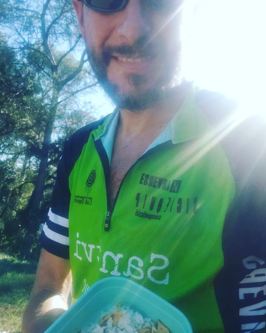 @tony_marchanordica preparándose para 100 millas non-stop de Marcha Nórdica.
 Hoy vueltecita SantVi-Manresa-SantVi

#clubesportiusantvi #marchanordica #santvitrailrunners #muntanya
#SantVicençdelsHorts