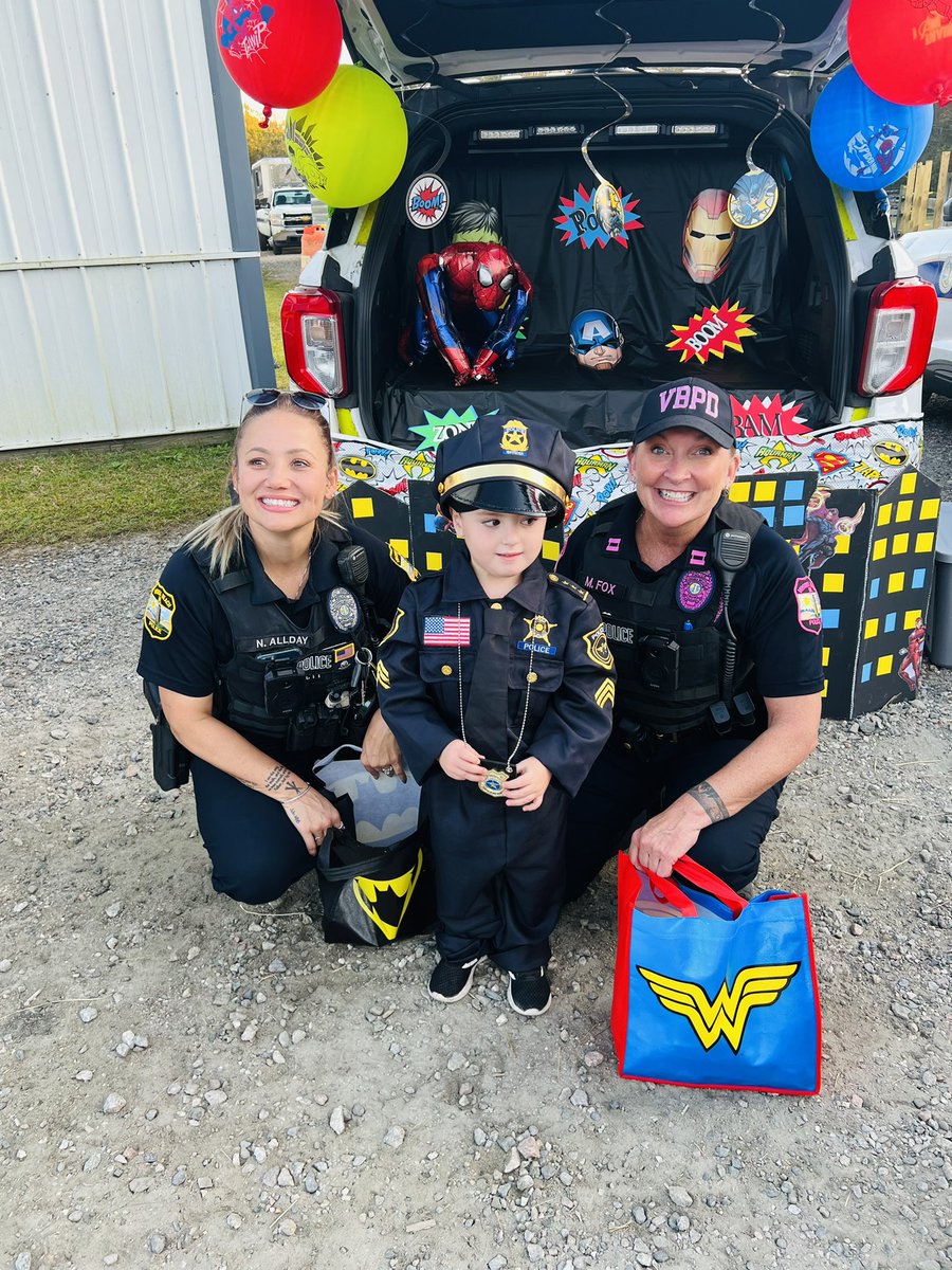 MFox_VBPD's tweet photo. Last stop of the day!  VBPD Mounted Trunk or Treat was a blast!  Thank you to the 1st Precinct’s Community Liaison Officer, CLO Allday for all your hard work to make the decorations and preparations for this long day!  You are a Super Hero! https://t.co/9jEofTWxtf