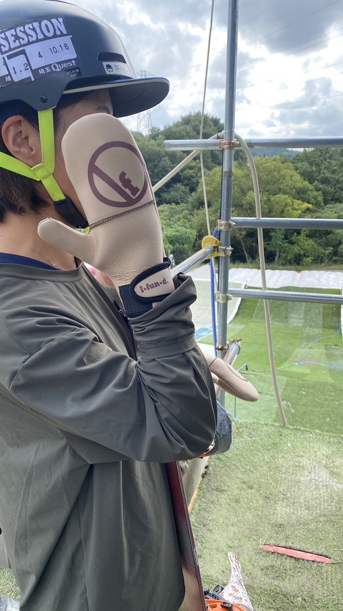 I_fun_d's tweet photo. 気温もだいぶ下がってきますね。
そんな時は「ネオプレーンミトン」をお試しあれ。

The weather will get cold. In such a situation, you should try "Neoprene-mitten". It's so good!

#i_fun_d 
#ネオプレーンミトン #タイプ2 
#チョコチップクッキー 
#オフトレスノーボード 
#季節の変わり目 https://t.co/DMHCK68Bmr