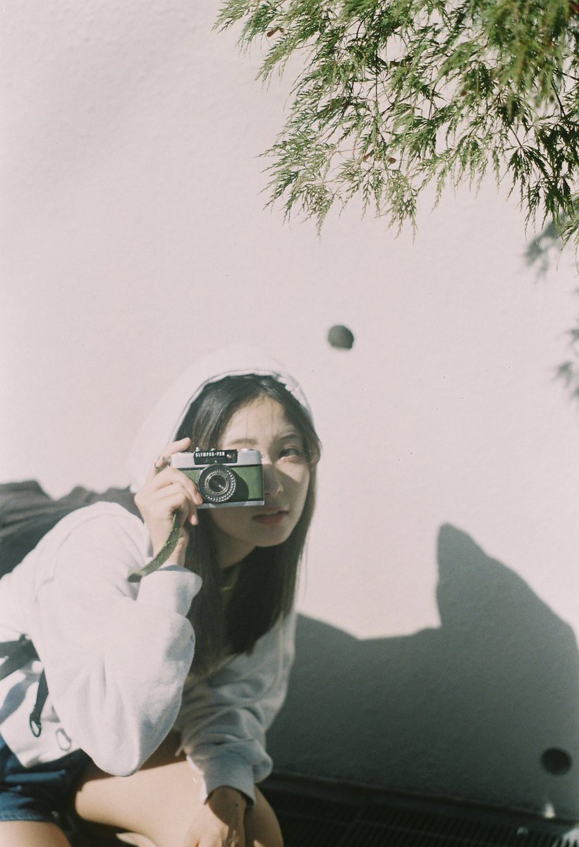 __________om914's tweet photo. 友達に撮ってもらったフィルム写真、良すぎて毎日穴が空くんじゃないかってくらい見てる https://t.co/UXULK630Kx