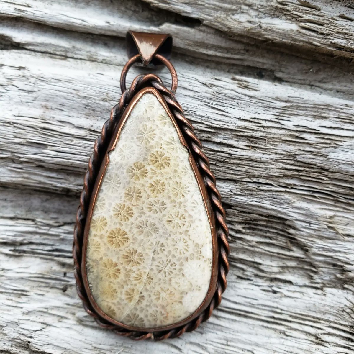 MetalLeafMotif's tweet photo. These are the new beauties released for this weeks shop update! ❤ https://t.co/5NgWH5dQ3r