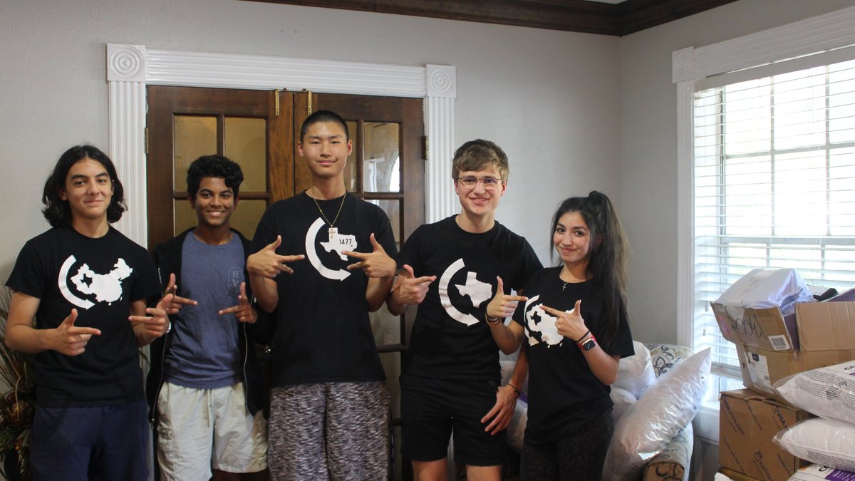 This Thursday, Texas Torque donated 12 bedding sets to our local non-profit organization Angel Reach, dedicated to helping young adults that have aged out of the foster system. These bedding sets were graciously donated by people and teams who attended The Remix. Thank you all!