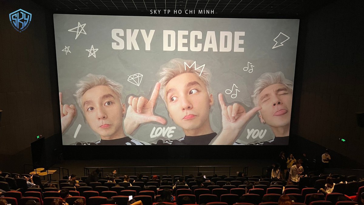 mtpent_official's tweet photo. Hình ảnh từ buổi offline xem Sky Tour Movie diễn ra tại Đà Nẵng tối 14/10 và Hồ Chí Minh tối 15/10. 
💛💛💛
Đặc biệt, thương chúc Đà Nẵng thật nhiều bình an. 
Hãy cùng chia sẻ những cảm xúc của mình khi xem Sky Tour Movie lần này nhé SKY ơi!!!
🌻🌻🌻 https://t.co/8ruowYtlrh
