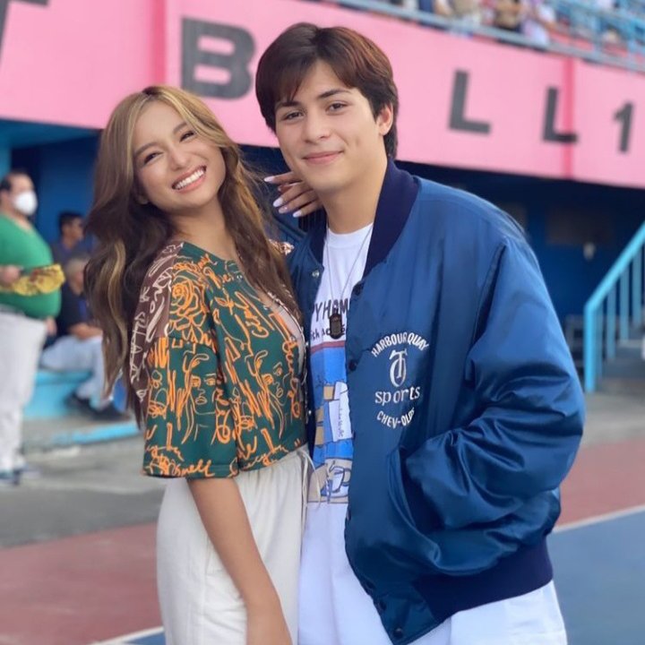 palad_jamaica's tweet photo. Favorite love team @SavaShayne @abdul_raman23 

#AOSLabyuPalangga
ABDAYNE https://t.co/TXE62CyBWD