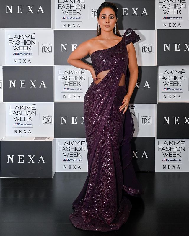 - stellar <a href="/eyehinakhan/">Hina Khan</a> for <a href="/LakmeFashionWk/">Lakmé Fashion Week</a> 🔥🥵

| #HinaKhan |