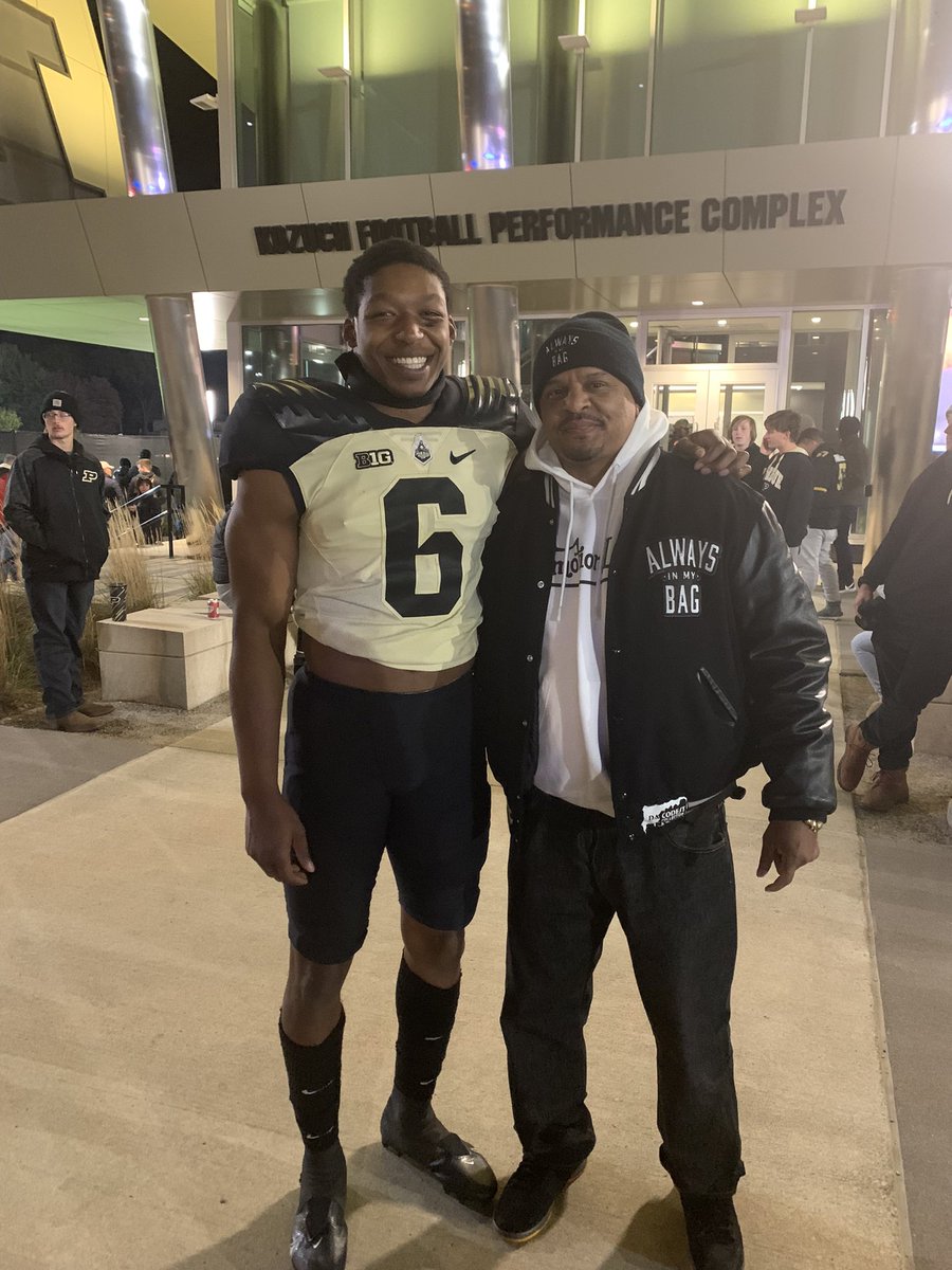 WendellGreen6's tweet photo. Great Game @JalenGraham17 Great Win ๐๐ค #proudcoach #playmakernation ๐@PlaymakerHoops https://t.co/SDfUEfe1no