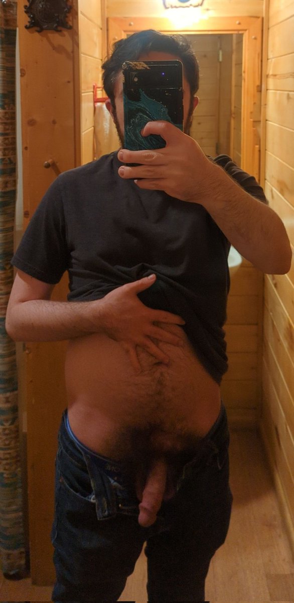 oopskmdks's tweet photo. Staying in a cabin with my family tonight so the only place I can whip out my dick is in the bathroom while they're all in the next room 😈 should I stroke it? 🍆💦 #softdick #makeithard #showoff #bator #gaybator #gaydick #exhibitionistgay #exhibitionistmales #nakedguys #suckme https://t.co/TDOUIsZL6m