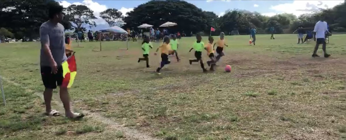 XavierKicks808's tweet photo. Bye day blues! No game this week, so my brother and I volunteer to ref for our little sisters U8 soccer game #whereitallstarted #kickingstartshere https://t.co/FUCK1fUwCD