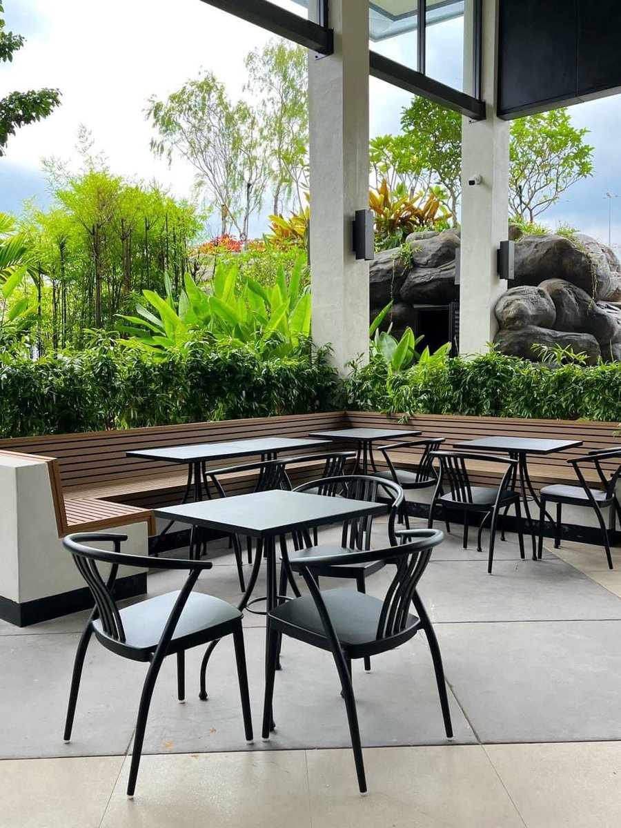 staycationig's tweet photo. Cantik juga Starbucks DT ni. Dengan konsep kehijauan. Tenang ja mengopi. 

 📍 Bamboo Hills KL, off Lebuhraya Duta-Ulu Kelang, Taman Bamboo, Segambut, KL https://t.co/iAOowfiQNf