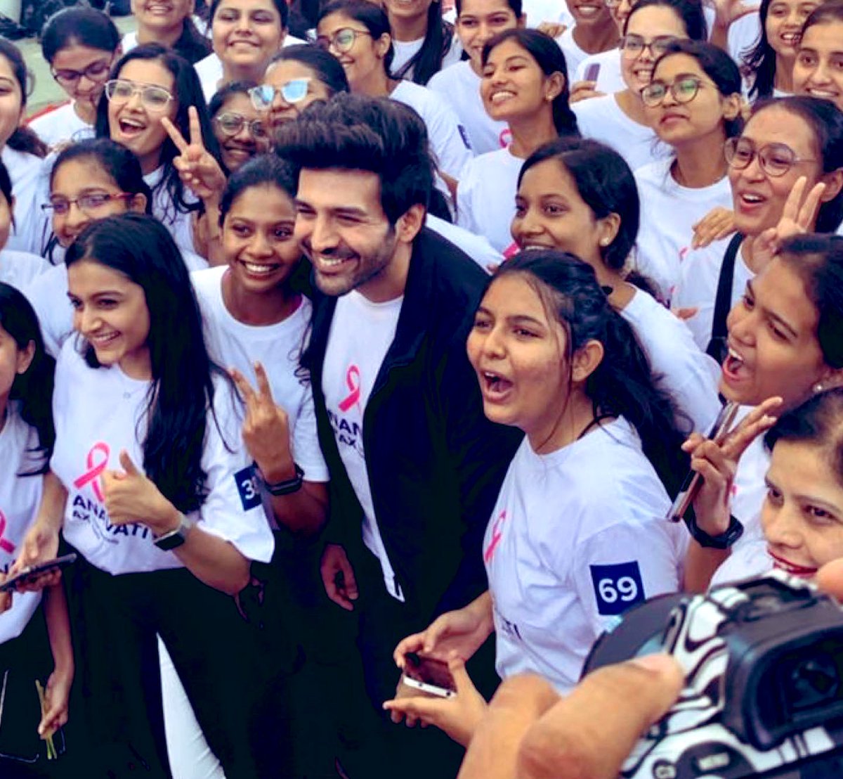 TheAaryanKartik's tweet image. Breast Cancer Awareness 🎗
‘Early Diagnosis Saves Lives’ 
Honoured to Flag off the Cyclothon for Breast Cancer Awareness ❤️🚴🏻‍♀️