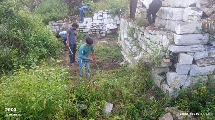 yuva_brigade's tweet photo. #SwachhBharat #SwachhMandir #SBMG 
#YuvaBrigade volunteers of Hunasagi and Surapur cleaned the temple established by Jogaba Rabbe in CE 1103 at #Yadgir https://t.co/o3JSCsAj5q