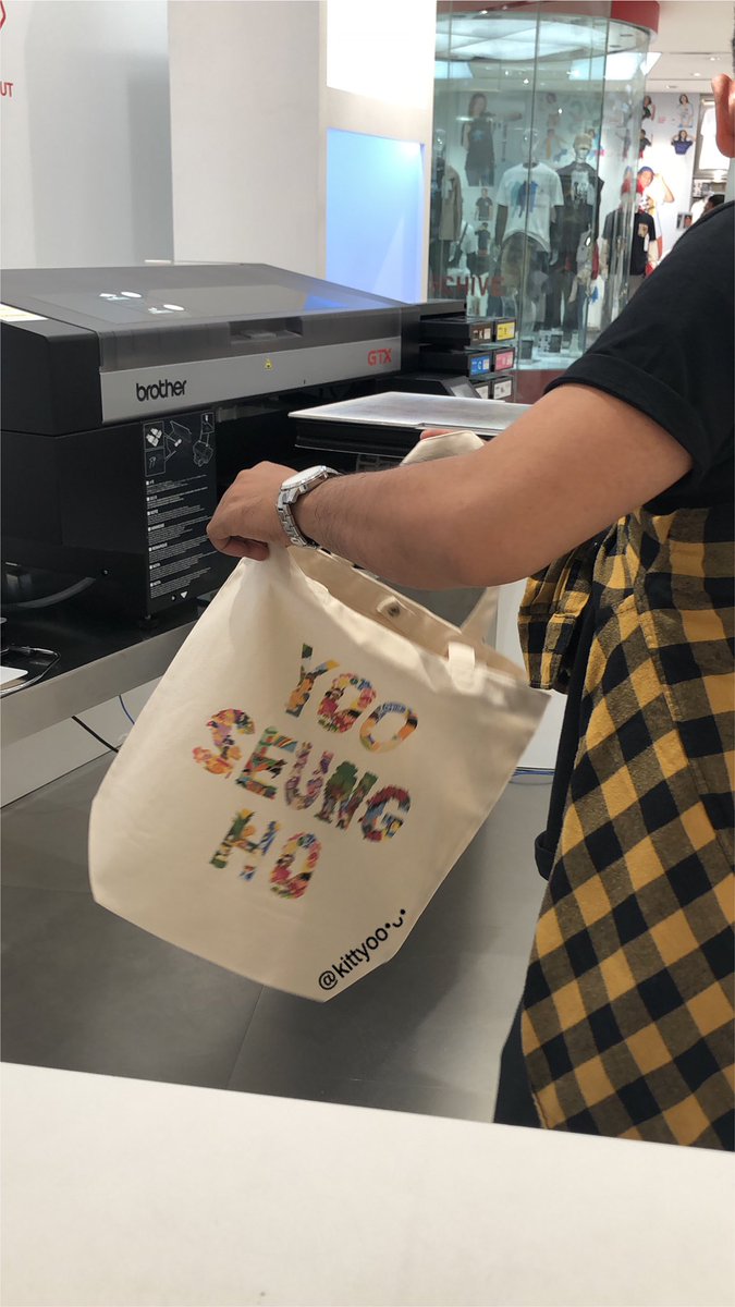 lyhswh2817's tweet photo. It’s definitely been a while but YSH will always be with me wherever I go. 😆 Adulting is real since July. 😪 Found this interesting thing &amp; tada! My YSH x PH Culture tote is born! 🤩🫶💖

#YooSeungHo #YSH #유승호 #뜽호 #俞承豪 #ユスンホ #YooCollection https://t.co/FzMEWPx4q2
