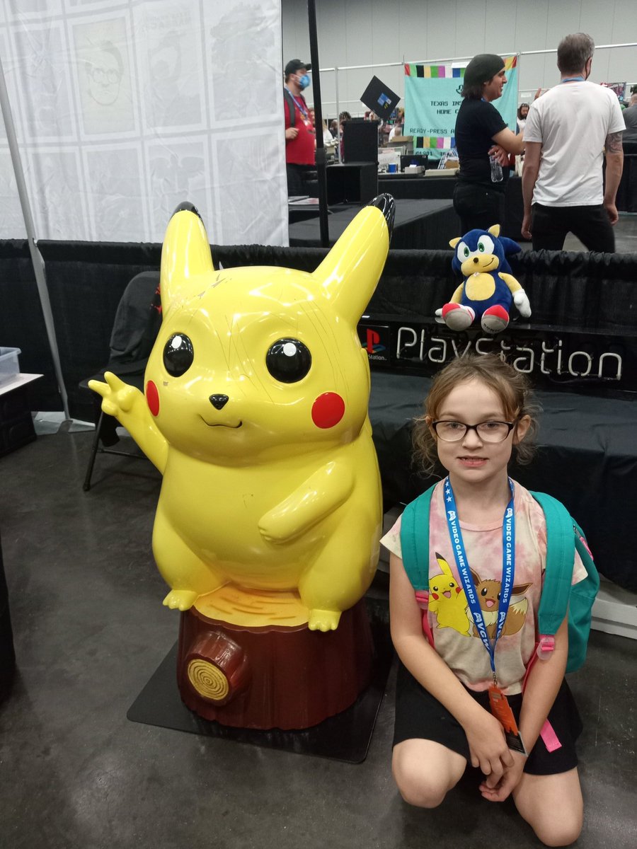 tgtRick's tweet photo. @TgtAmandaB and I, took Addie to her first #PortlandRetroGamingExpo today, and she had a blast and so did we. https://t.co/vM3LqO26Sw