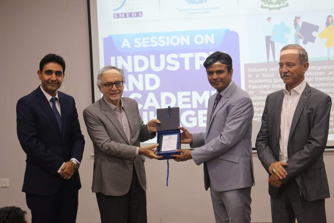 buetkofficial's tweet photo. An interactive session on Academia &amp; Industry linkages jointly organized by SMEDA and Dow  University of Health Sciences, Karachi.
The Pro Vice Chancellor BUETK Dr Sohrab Bizenjo attended the session as guest speaker. https://t.co/19v5VwR3ui