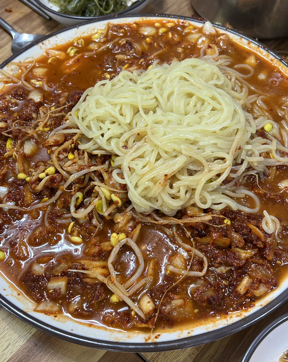 951013mg's tweet photo. 부산 맛집 대구뽈찜 먹으러 와땨❤️‍🔥
콩나물 아삭ㅠㅠㅠ양념 존맛ㅠㅠ 대구살 완전 실해ㅠㅠㅠㅠㅠㅠㅠㅠㅠㅠㅠ 그리고 마무리 감자면사리🤭

#망구테이블 https://t.co/1LMgKkqpG3