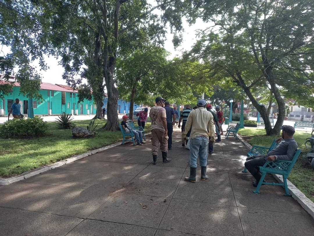 AniaRosa10's tweet photo. #CiegodeAvila #Abrazando el barrió jornada de higinezacion en las circunscripciones #LatirAvileño. https://t.co/6el0tyX6ZU