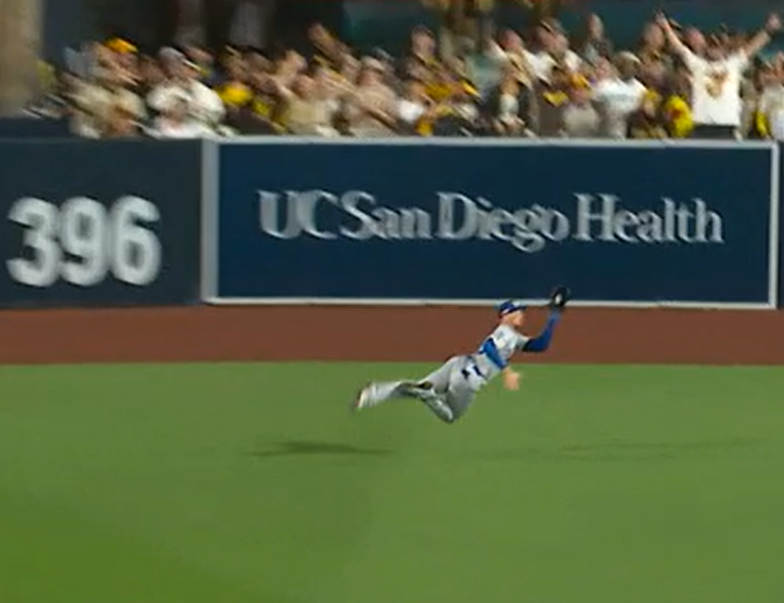 Dodgerstripleplay tweet media