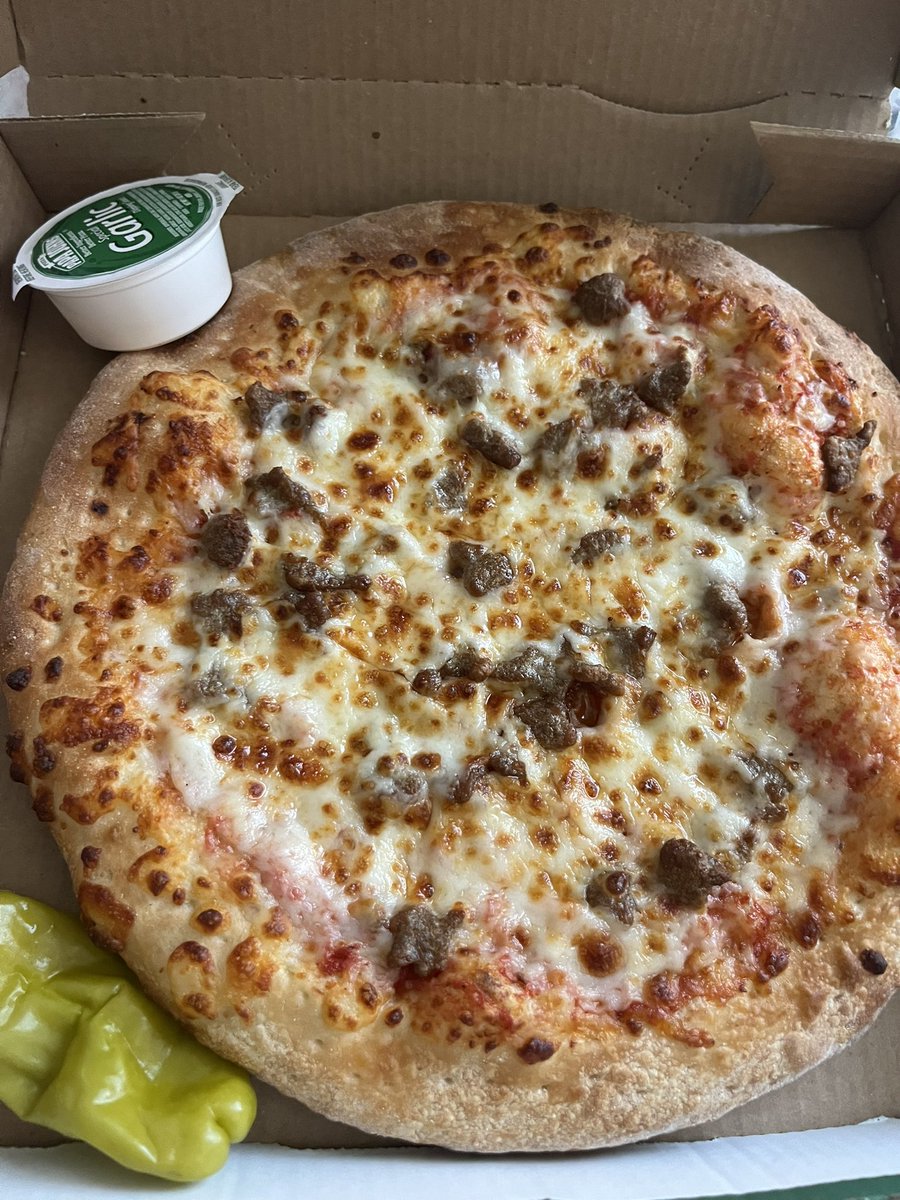 zas85's tweet photo. Thanks, @PapaJohns  for delivering this pizza and forgetting to slice it. I also appreciate the care and concern of the employee who answered the phone when I called. He was polite enough to ask if I “needed help cutting all of my food into bite sized pieces before eating.” https://t.co/SAWCGXgRf1