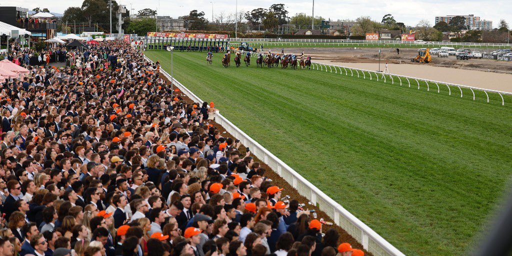 Racing_Previews's tweet photo. Randwick and Caulfield were packed to the rafters yesterday as one of the great racedays on the calendar took place.
But it wasnโt horse scans and selfies or champagne spilling TVCโs that got the crowd there.
Itโs good racing and the ability to put on a show.
#RacingPreviews https://t.co/d89aZAS5UT