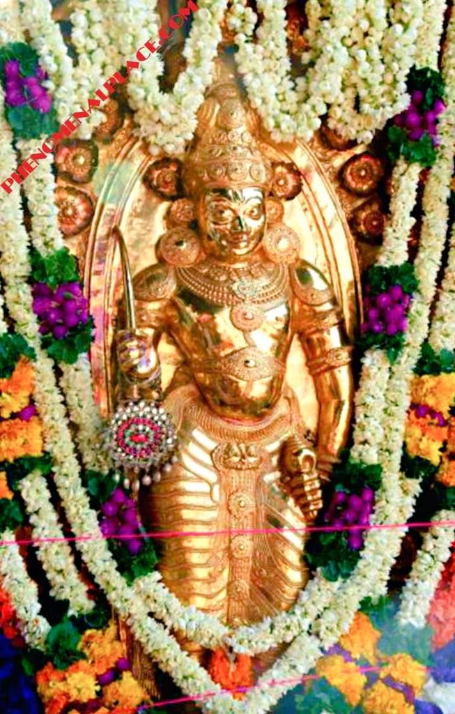 mayamadhava's tweet photo. Shri Krishna’s statue in a unique martial form, with a whip and a conch at Ambalappuzha Temple.

Good Morning 🪷🙏
Jai Shree Krishna 🙏 https://t.co/FAV5YWK9Cf