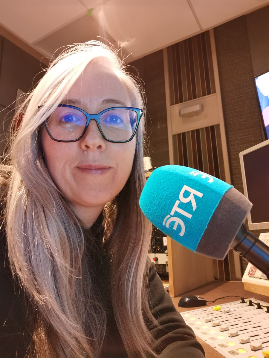 Back on your wireless from 6am with a brand new fancy pop shield!! Oooh! Who dis?!! #risingtime #songsforasunday