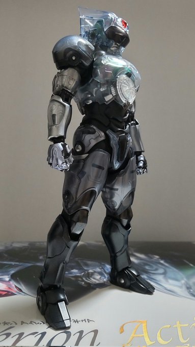 セガのリオンシリーズ、ジリオン・エヴァンゲリオン、そしてシャンゼリオン!(大嘘)
千値練のシャンゼリオンアクションフィギュアが届いたぞ!
中に小さい岡元次郎さんが入ってるだろこれ!ってくらい素晴らしいプロポーション!
最高!買え! 