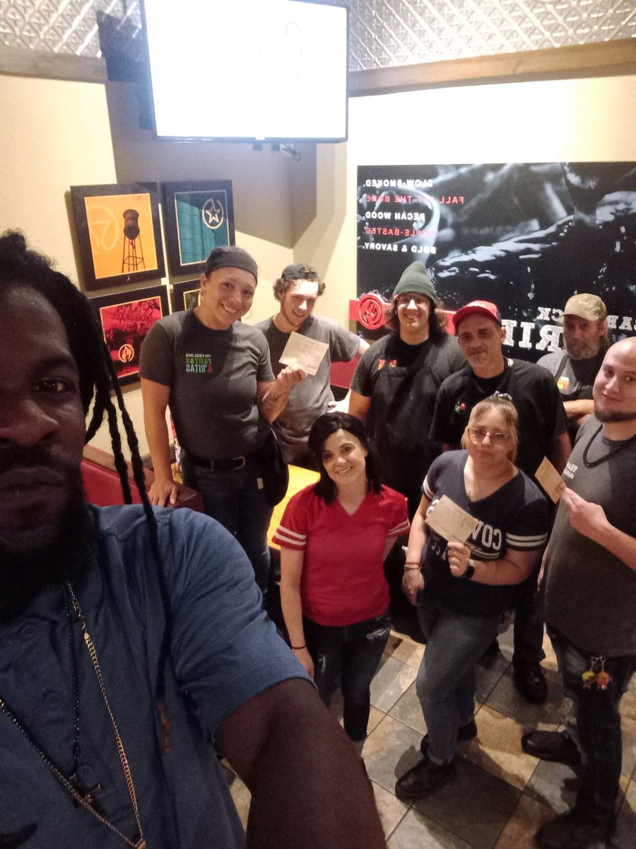 Great day here in Ardmore team member work together as one help each and also gave each other atl for recognition  before fun and ready to work 🌶 love Ardmore 1% better