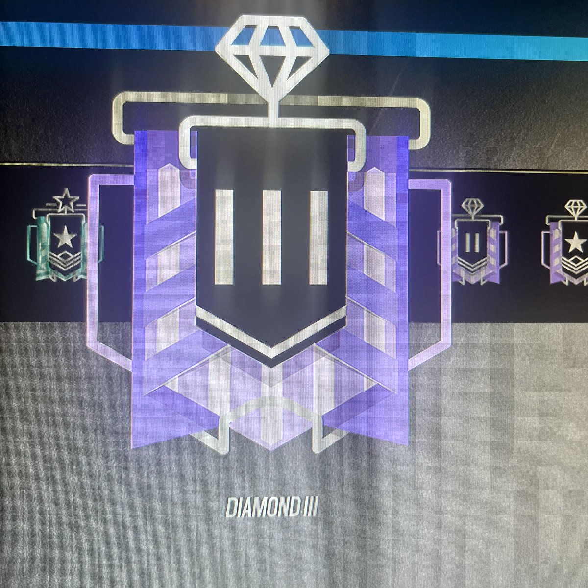 Midknight_GG's tweet photo. 2 months of not playing R6 Siege and 1 day back on I get Diamond. Smh. This game is a joke. https://t.co/WOqNXcg2E0
