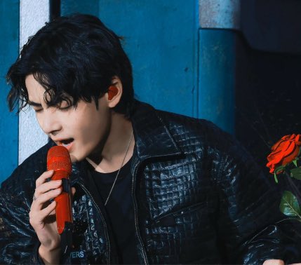 BTSTaehyungTHV's tweet photo. 🔥 https://t.co/HkaB5BAMvh