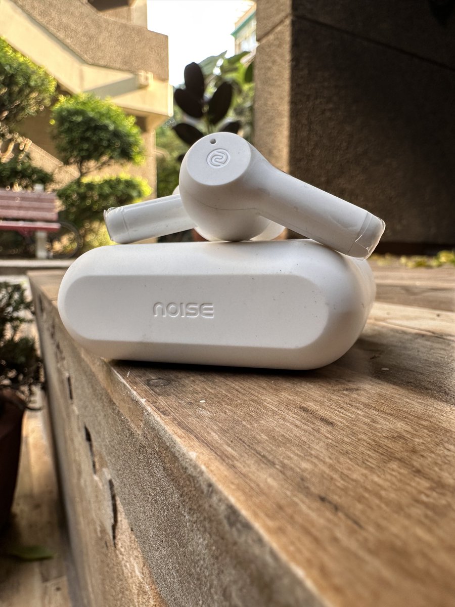 Love what <a href="/gonoise/">Noise</a> x <a href="/hellobragi/">Bragi</a> have accomplished with the #intellibuds! 

It’s not about gesture control alone, but rather the complete suite of capabilities for smarter living. 

#noise #hellobragi