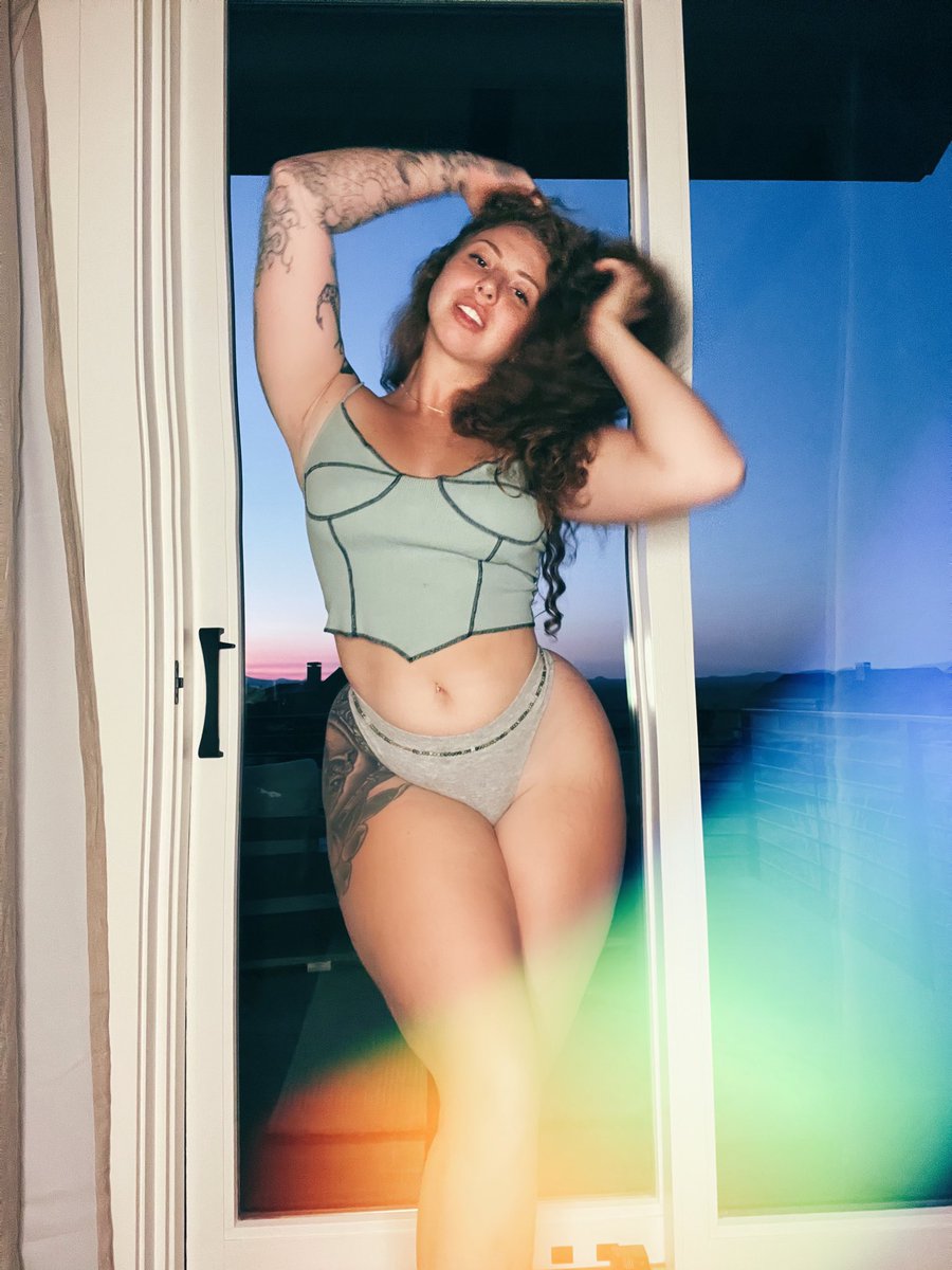 maebepeachy's tweet photo. Retweet this for nudes in your inbox😘 https://t.co/F11qy0U2LM