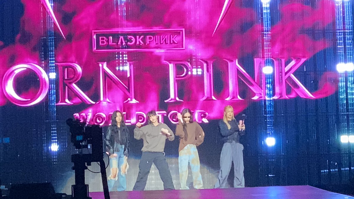 blackpinkbabo's tweet photo. BORN PINK SOUNDCHECK DAY 2 💖 https://t.co/hOWC2H8Xl4