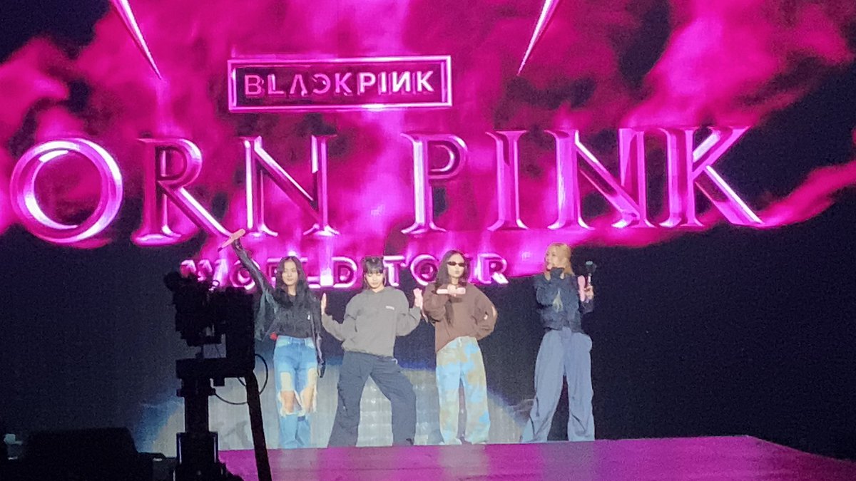 blackpinkbabo's tweet photo. BORN PINK SOUNDCHECK DAY 2 💖 https://t.co/hOWC2H8Xl4