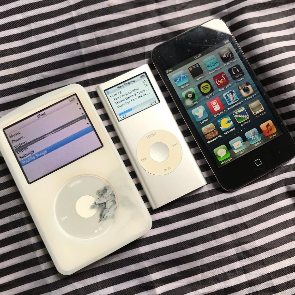 helloyoyeahh's tweet photo. ราคาเบาๆทุกรายการเหมือนเดิม classic ไม่ถึงพัน nano,touch ไม่เกิน500
#ipod #ipodclassic #ipodnano #ipodtuch #ipodclassic5 #ipodnano2 #ipodtouch4 #ไอพอด #ไอพอดมือสอง #ขายไอพอด https://t.co/kG5dgEnlr4