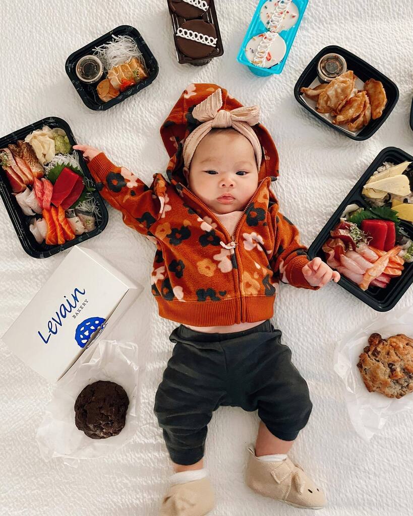 CarbZombie's tweet photo. The most delicious part of our 2nd anniversary dinner is baby girl’s chubby cheeks • @sushiyasaka 🍣 Umi No Sachi. Sashimi Deluxe. Dumplings. Ankimo. • @levainbakery 🍪 Chocolate Chip Walnut Cookie. Dark Chocolate Peanut Butter Cookie. • @hostess_s… https://t.co/m0WDfbqVJQ https://t.co/bIMdAFjE9c