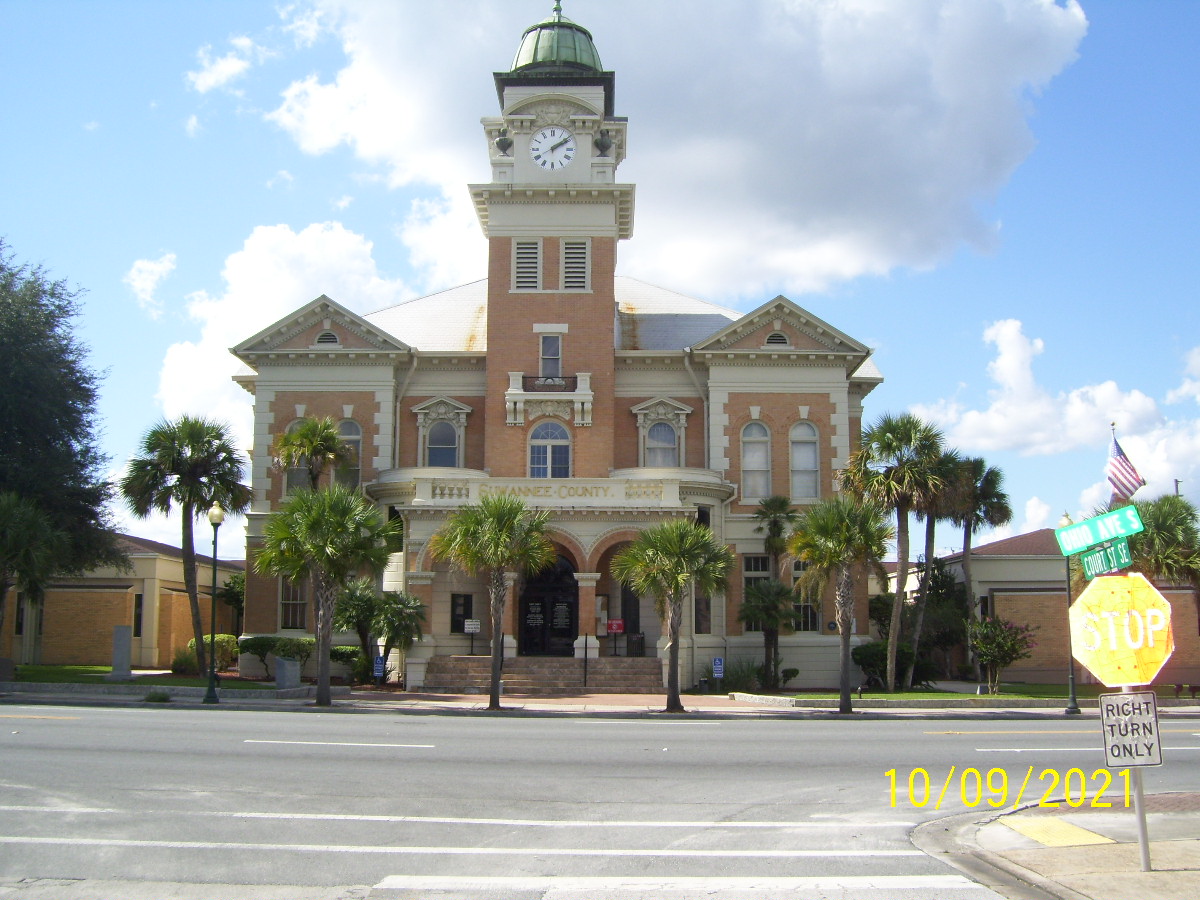 markinjax's tweet photo. Florida Real Estate Services offered By Mark Chestnut 
15-sec video-Interested in Buying/Selling Fla property?

https://t.co/6zi3pw9crH

https://t.co/7UizyWWtOc https://t.co/Hb3WfAwrKc