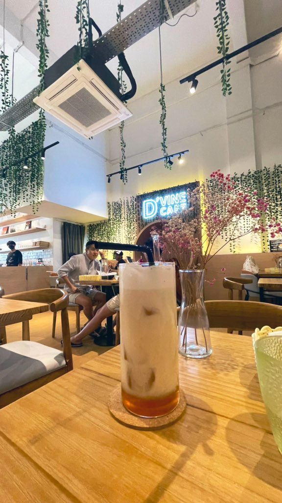 Litoshilite's tweet photo. Having Sunday Brunch with Frenz - #Sunch
#ʟɪꜰᴇᴏꜰʟɪᴛᴏꜱʜɪʟɪᴛᴇ https://t.co/RNMa2NTnCR