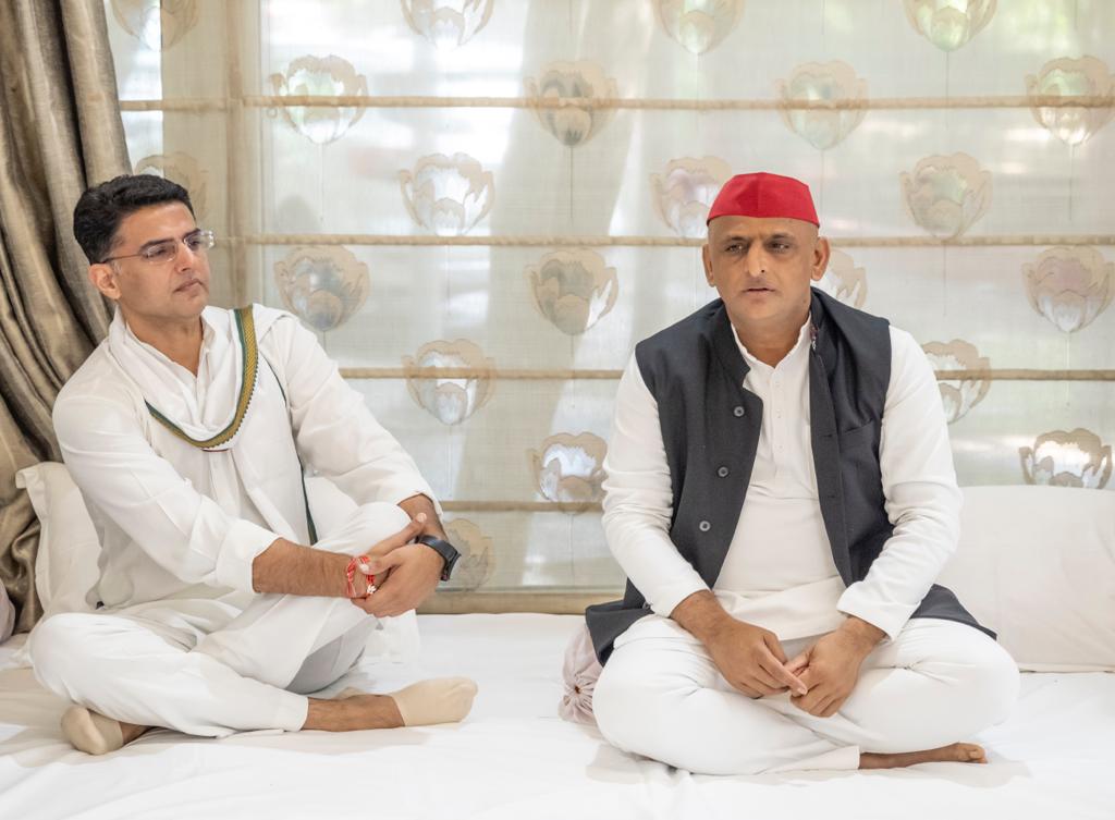 samajwadiparty's tweet photo. श्रद्धेय नेताजी को श्रद्धांजलि अर्पित करने देशभर से सैफई पहुंच रहे लोग। 

नेताजी की स्मृतियां एवं विचार हम सभी को जीवन के हर क्षण में जनसेवा एवं प्रदेश की उन्नति के कार्यों के लिए प्रेरित करती रहेंगी। 

श्रद्धेय नेताजी अमर रहें। https://t.co/rqlRbzCDKM