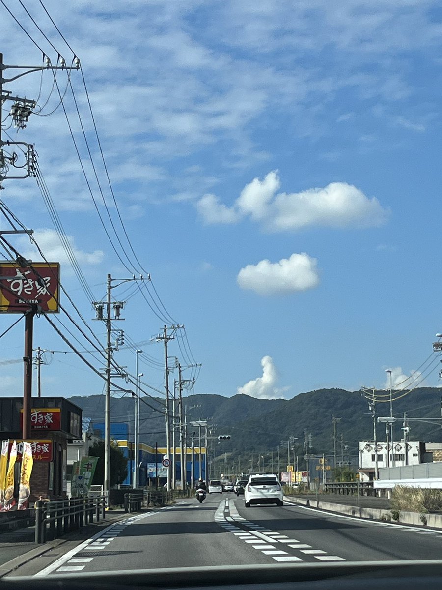 Soma_8_'s tweet photo. 今日卑猥な雲見つけた https://t.co/HY8t2yrLSp