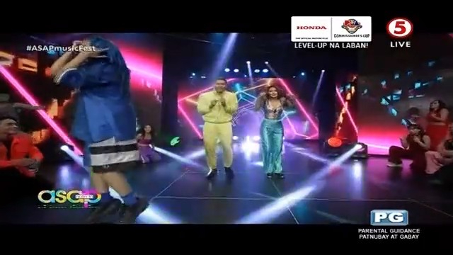 TV5manila's tweet photo. Unstoppable live sayawan with ASAP dance Idols with Teacher Georcelle as they celebrate their 10th year anniversary!🕺💃

#ASAPmusicFest
#ASAPonTV5
#IBAngSayaPagSamaSama https://t.co/o2HCVbyx7f