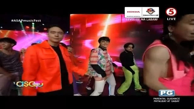 TV5manila's tweet photo. Unstoppable live sayawan with ASAP dance Idols with Teacher Georcelle as they celebrate their 10th year anniversary!🕺💃

#ASAPmusicFest
#ASAPonTV5
#IBAngSayaPagSamaSama https://t.co/o2HCVbyx7f