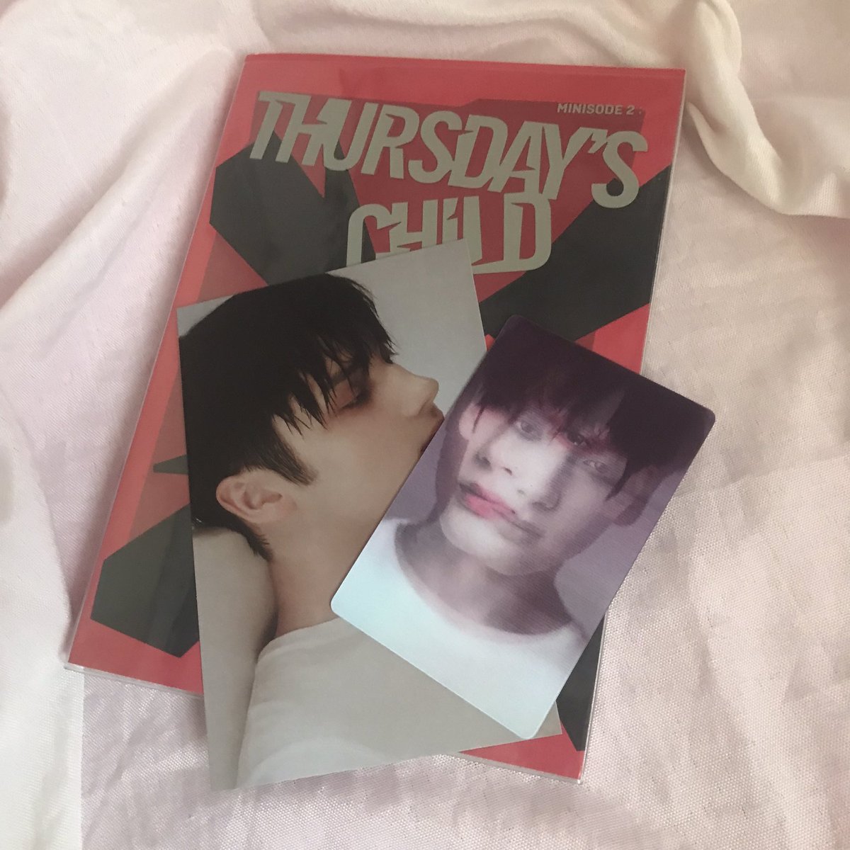soobquote's tweet photo. 🗯ー ☆ #soobqsells  🍓

★🦷 m2tc END unsealed album ..  payo  : 2 day dop , inclus ; pb  lenti pc    postcard  cd 
  ❪❕https://t.co/mEzC2tSu2q ❫

      ₱2OO + fees 

t. txt tomorrow x together minisode two Thursdays child https://t.co/4fLcQkT7Ay