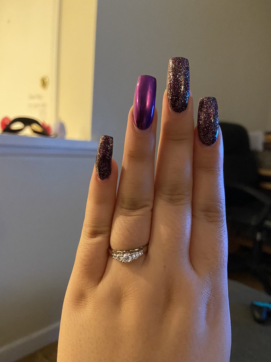 MeowXXII's tweet photo. So I cannot sing that Beyoncé song anymore but I honestly haven’t been happier in my life 💜#HeLikedItEnoughThatHePutARingOnIt #IKeepSayingBoyfriendAndHeCorrectsMeToSayFiance #HeIsTooPerfectAndICantWaitForTheFuture https://t.co/B0QpOEjU18