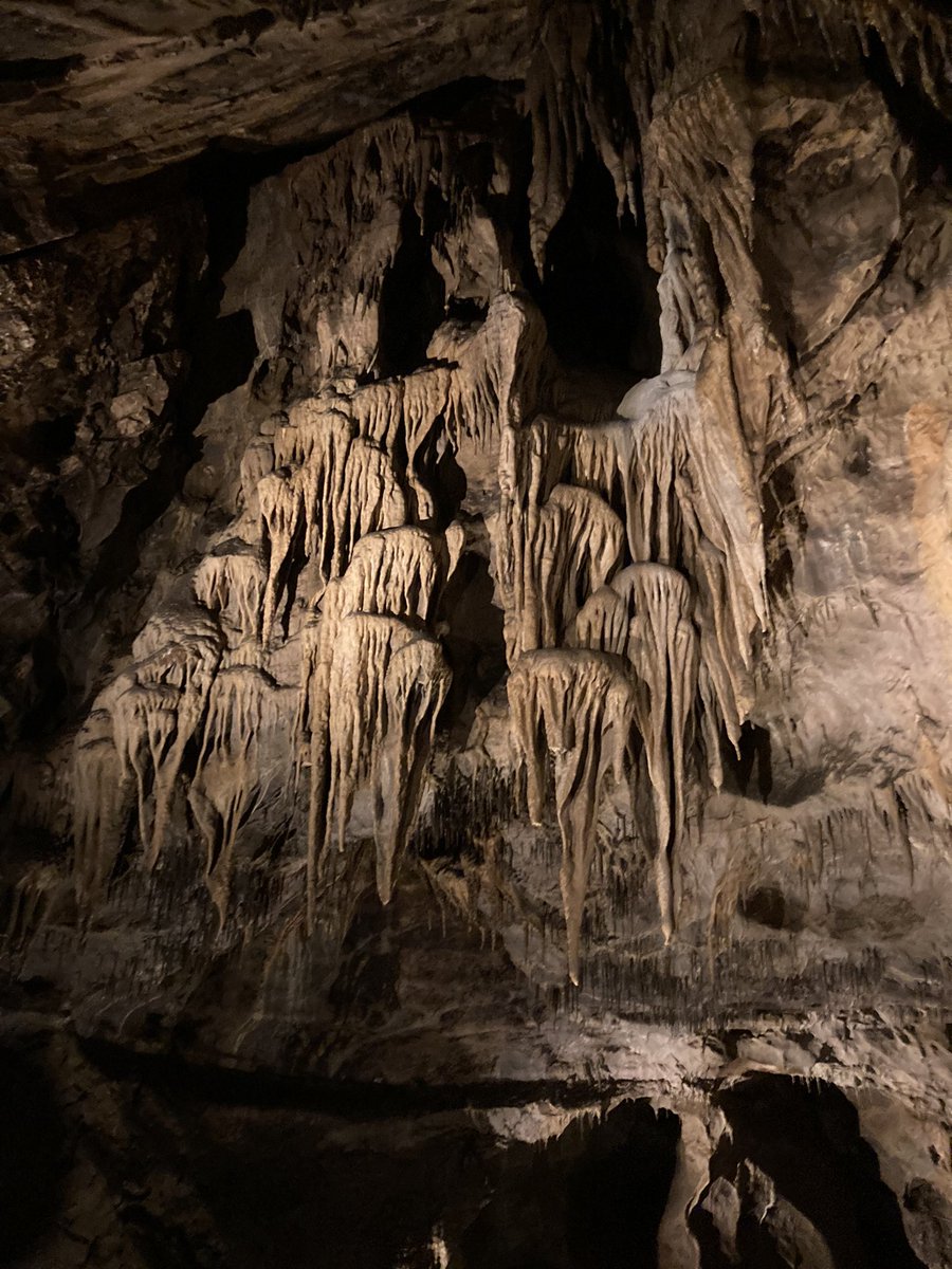 Am gestrigen Tage haben wir auf unserer Ungarn-Tournee die Tropfsteinhöhle St. Stephan sowie den Wasserfall an der Lillafüred-Bahn besucht in Mischkolz.