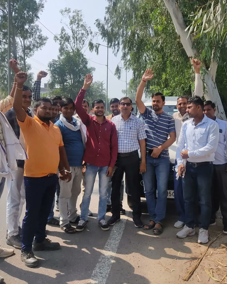 GautamSwaroop7's tweet photo. @VidyutaSangha #राजस्थान_विद्युत_कर्मचारी_संघ
#ops_बिजली_निगमों_मे_बहाल_करो
#ops_बिजली_निगमों_मे_बहाल_करो
#राजस्थान_विद्युत_कर्मचारी_संघ
14 Oct. भरतपुर प्रर्दशन
@1stIndiaNews @zeerajasthan_ @RajCMO  @t_ravikanth @BSBhatiInc @HariBhushanBha1 @VidyutaSangha https://t.co/zv3v0Bugxd https://t.co/3fQHucNWcE