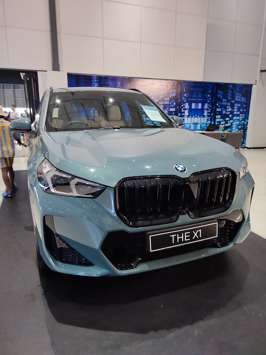 gmancarreviews's tweet photo. The new BMW X1 is a very good looking  SUV. #GCR https://t.co/GSrXT7L2pK